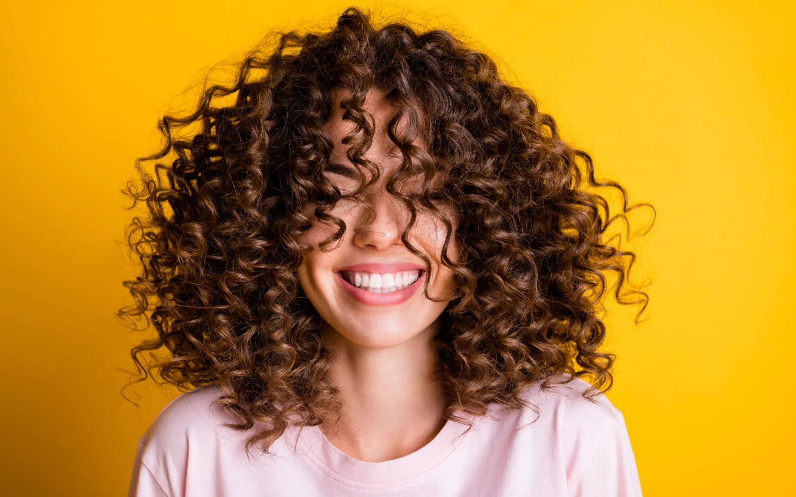 Kıvırcık Saçlarınızın Seveceği 8 Nemlendirici Ürün